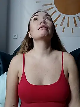 Snapshot of KisaVixen chatting on December 16, 2025, 5:40 pm KisaVixen online show from December 16, 2025, 5:40 pm