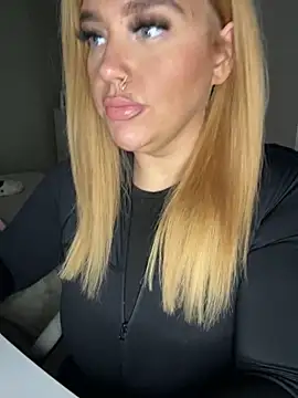 Snapshot of MysteriousMylaX chatting on November 3, 2025, 2:29 pm MysteriousMylaX online show from November 3, 2025, 2:29 pm