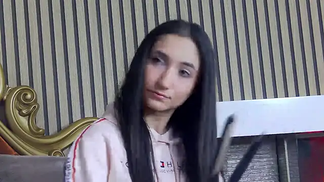 CarolinaBlair online show from May 20, 2026, 3:56 am