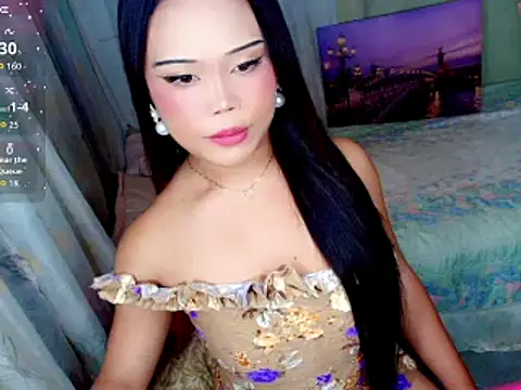 Cassandra Luxx online show from July 9, 2026, 3:10 am