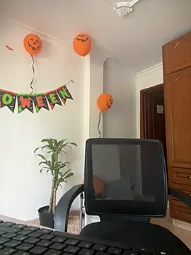 olivia jass online show from October 28, 2025, 1:36 pm