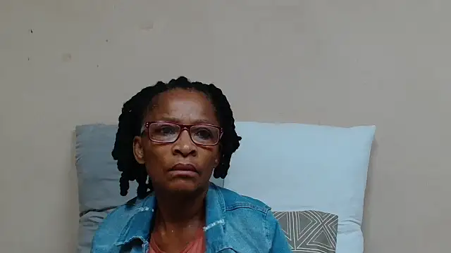 Snapshot of SugarPoppy24xxx chatting on November 3, 2025, 9:21 am SugarPoppy24xxx online show from November 3, 2025, 9:21 am