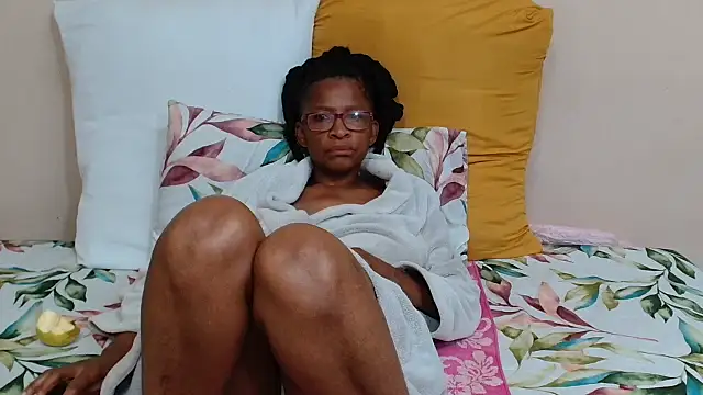 Snapshot of SugarPoppy24xxx chatting on November 4, 2025, 1:10 pm SugarPoppy24xxx online show from November 4, 2025, 1:10 pm