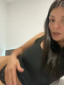 Danielaeliana online show from February 14, 2026, 4:09 am