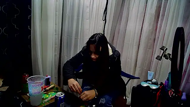 lillylooney online show from October 29, 2025, 3:53 am