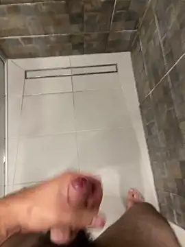 Snapshot of MrZli chatting on October 13, 2025, 3:01 pm MrZli online show from October 13, 2025, 3:01 pm