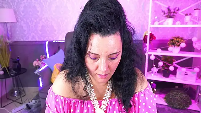 Snapshot of ValeryRosseee chatting on October 10, 2025, 1:43 pm ValeryRosseee online show from October 10, 2025, 1:43 pm