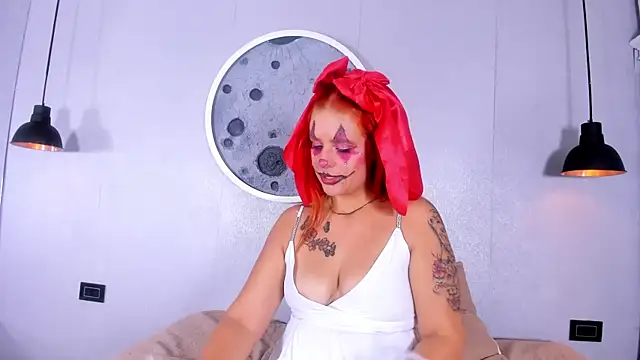 Roxy Medina online show from October 31, 2025, 4:24 am