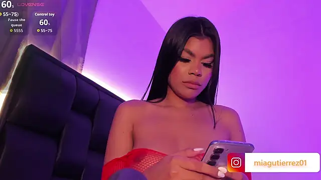 Snapshot of MiaSkylar chatting on February 28, 2026, 3:18 am MiaSkylar online show from February 28, 2026, 3:18 am