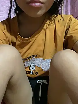 Snapshot of milo_bae chatting on March 10, 2026, 11:43 pm milo bae online show from March 10, 2026, 11:43 pm