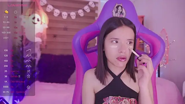 Snapshot of Lana_Dreams_ chatting on October 25, 2025, 12:18 am Lana Dreams online show from October 25, 2025, 12:18 am