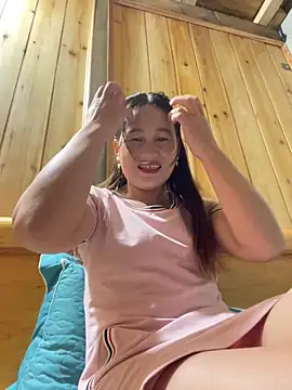 phungtiti online show from November 17, 2025, 5:13 am