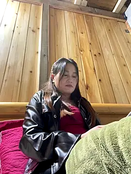 phungtiti online show from December 1, 2025, 3:28 pm