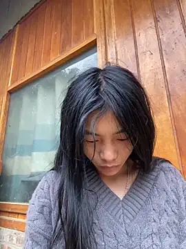 EmLy02 online show from November 3, 2025, 12:02 am