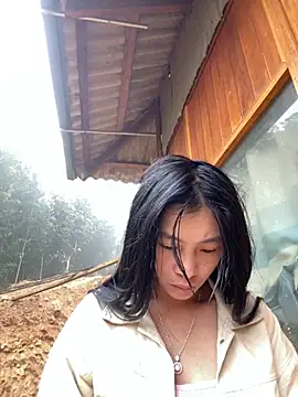 EmLy02 online show from November 5, 2025, 12:10 am