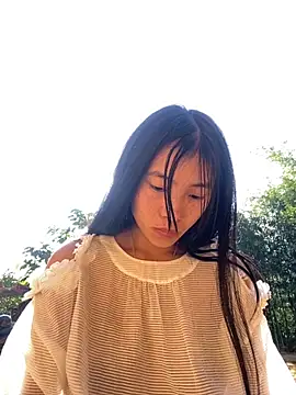 EmLy02 online show from November 16, 2025, 1:33 am