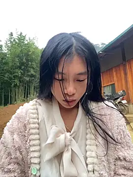 EmLy02 online show from November 21, 2025, 11:25 pm