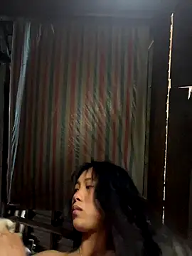 Snapshot of EmLy02 chatting on December 20, 2025, 9:27 am EmLy02 online show from December 20, 2025, 9:27 am