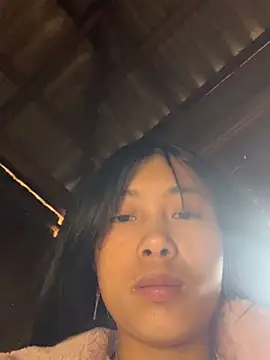 Snapshot of EmLy02 chatting on January 8, 2026, 4:26 am EmLy02 online show from January 8, 2026, 4:26 am