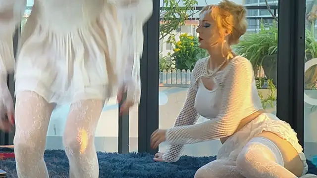 LolaSpaisTS online show from April 3, 2026, 11:47 pm