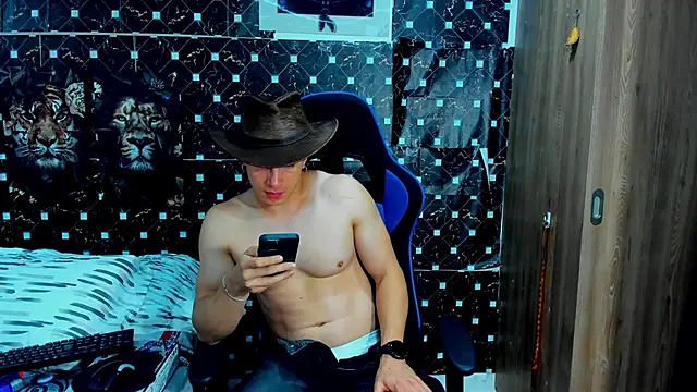 javiersexymann online show from February 17, 2026, 4:09 am