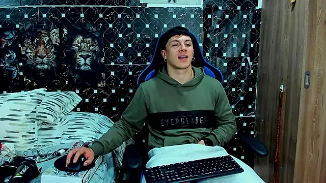 javiersexymann online show from February 20, 2026, 5:15 am