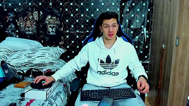 javiersexymann online show from February 25, 2026, 6:23 am