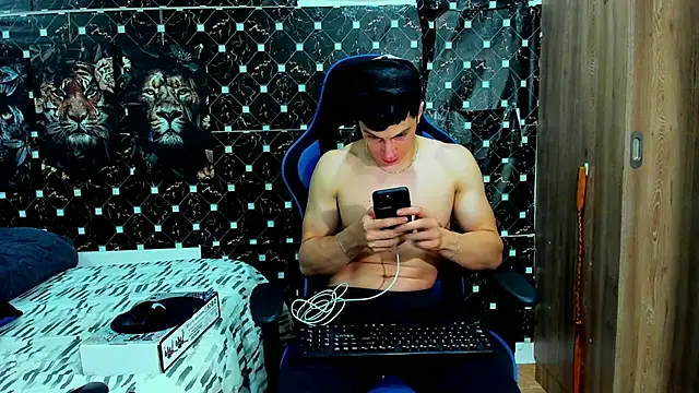 javiersexymann online show from May 17, 2026, 1:14 am