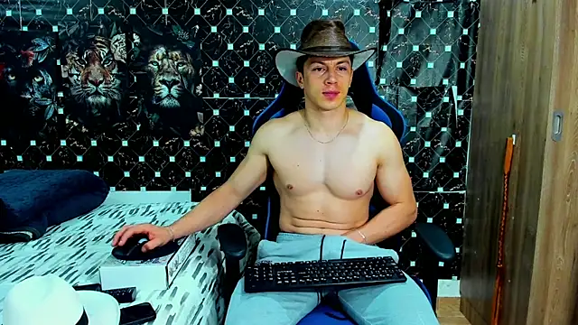 javiersexymann online show from May 18, 2026, 4:18 am