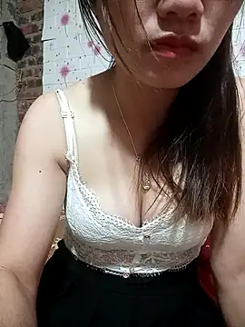 Snapshot of Findongg chatting on October 1, 2025, 11:00 pm Findongg online show from October 1, 2025, 11:00 pm
