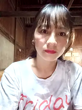 Mini3333 online show from October 22, 2025, 10:09 pm