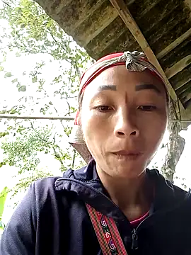 lucybaby00 online show from October 14, 2025, 2:23 am