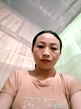 lucybaby00 online show from November 8, 2025, 7:56 pm