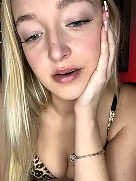 Snapshot of emilypeperoni chatting on December 19, 2025, 10:33 am emilypeperoni online show from December 19, 2025, 10:33 am