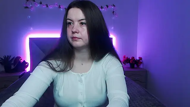 MavkaCute online show from May 13, 2026, 6:05 pm