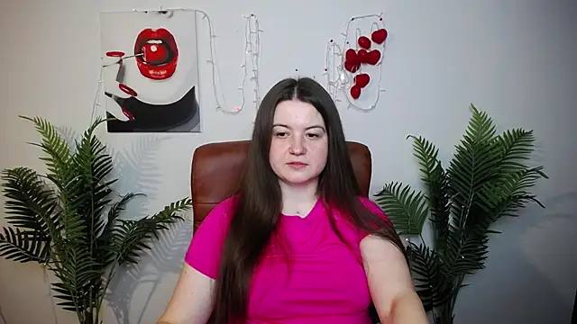 MavkaCute online show from May 18, 2026, 6:14 pm
