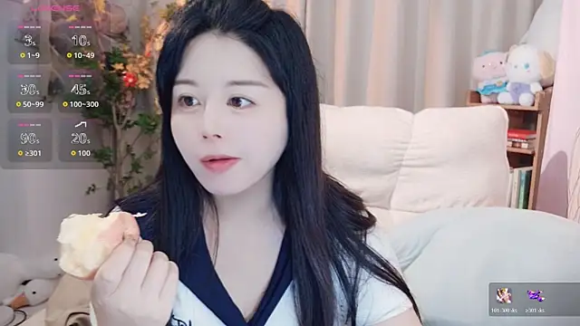 Snapshot of SweetTease2025 chatting on October 5, 2025, 2:37 pm SweetTease2025 online show from October 5, 2025, 2:37 pm