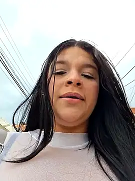 Snapshot of Eiimy_pretty chatting on November 10, 2025, 8:41 pm Eiimy pretty online show from November 10, 2025, 8:41 pm