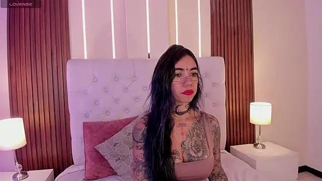 Snapshot of ViolettaAlemida chatting on September 20, 2025, 12:17 pm ViolettaAlemida online show from September 20, 2025, 12:17 pm