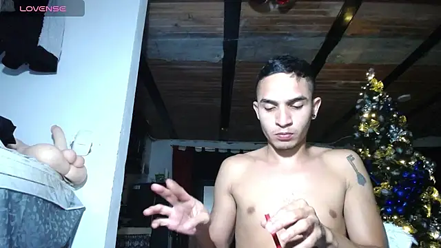 Snapshot of Angel_latinboy chatting on December 20, 2024, 1:58 am Angel latinboy online show from December 20, 2024, 1:58 am