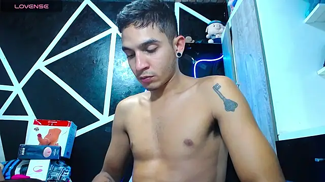 Snapshot of Angel_latinboy chatting on February 20, 2025, 1:36 am Angel latinboy online show from February 20, 2025, 1:36 am