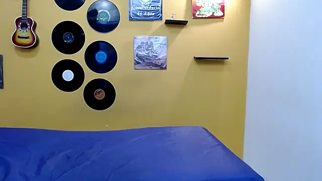 skinnyverus18 online show from February 16, 2026, 6:59 pm