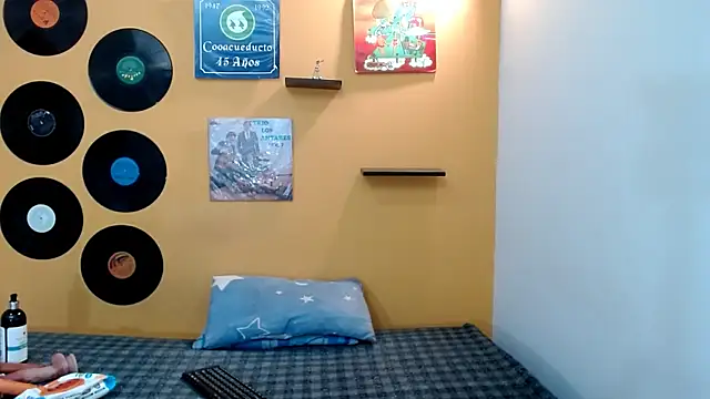 skinnyverus18 online show from March 21, 2026, 7:50 pm