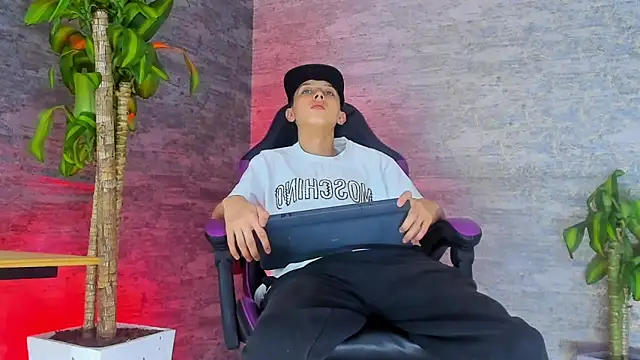 ArthurCox online show from September 20, 2025, 5:36 pm