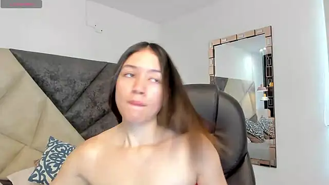 Snapshot of SaraWagner_ chatting on September 23, 2025, 6:22 pm SaraWagner online show from September 23, 2025, 6:22 pm