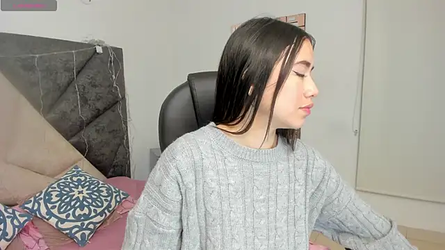 SaraWagner  online show from November 4, 2025, 12:10 am