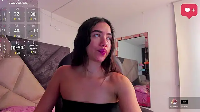 SaraWagner  online show from April 17, 2026, 12:02 am