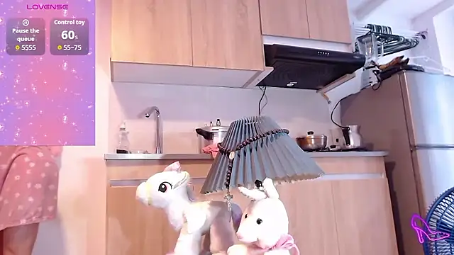 Snapshot of AllysonStonne chatting on January 8, 2026, 8:55 pm AllysonStonne online show from January 8, 2026, 8:55 pm