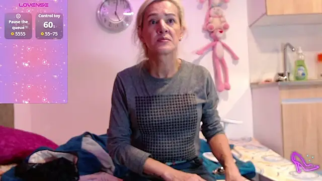 Snapshot of AllysonStonne chatting on February 7, 2026, 12:03 am AllysonStonne online show from February 7, 2026, 12:03 am