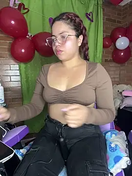 Snapshot of kris_eph chatting on February 4, 2026, 12:05 am kris eph online show from February 4, 2026, 12:05 am